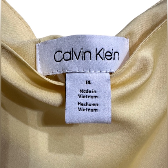 💙❤️ SOLD Calvin Klein satin dress - Picture 8 of 10